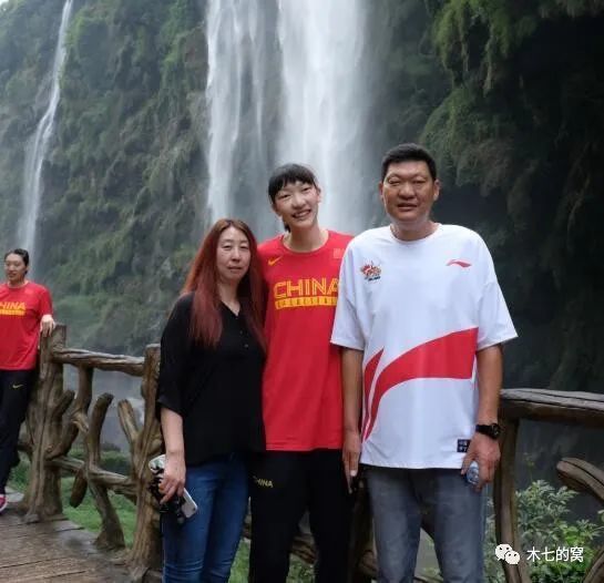 正如我所说的，目前正在谈判，球员已经同意加盟。
